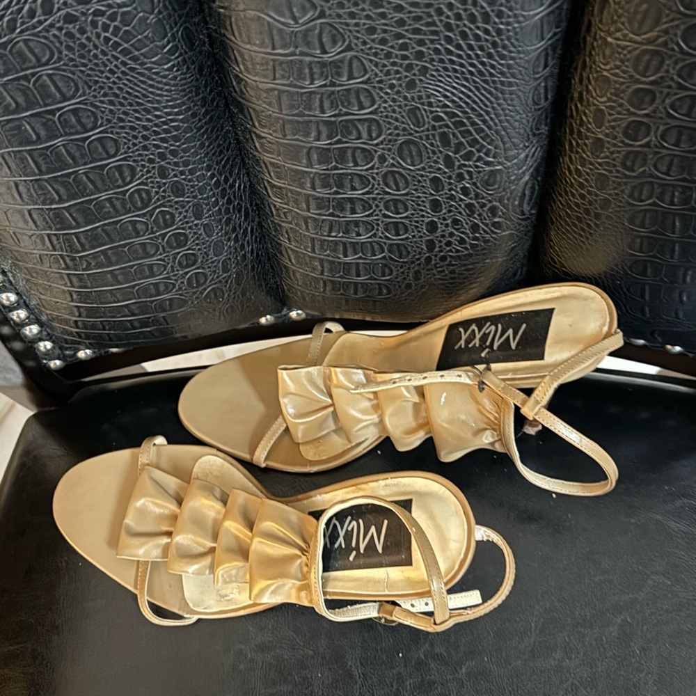 Ruffle shoes - Picture 4 of 8